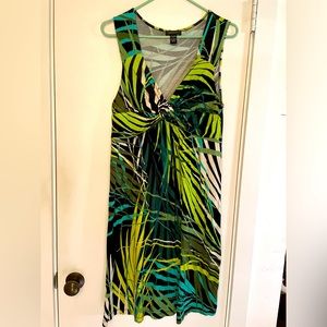 Sleeveless island dress. Large.